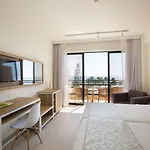 מלון Afroditi Venus 4*